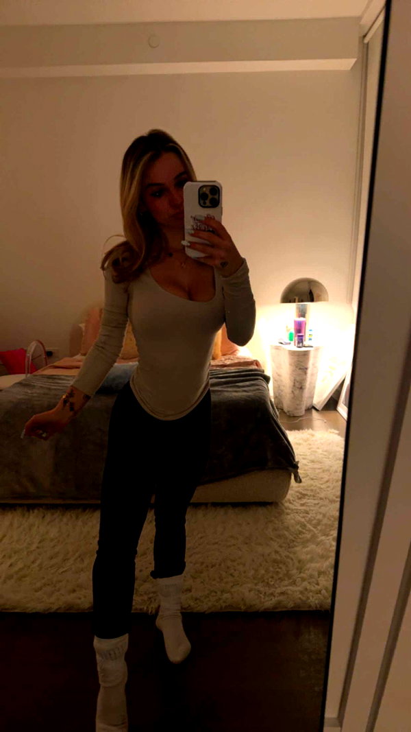 kaitlyn_krems snapchat image archive image