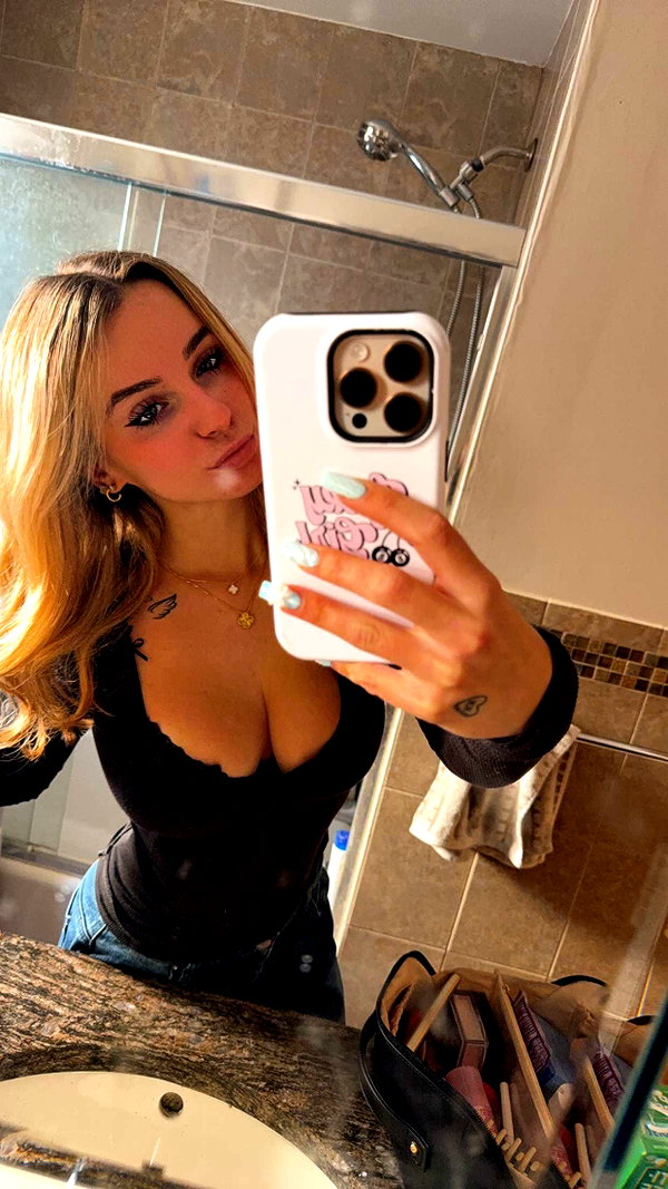 kaitlyn_krems snapchat image archive image