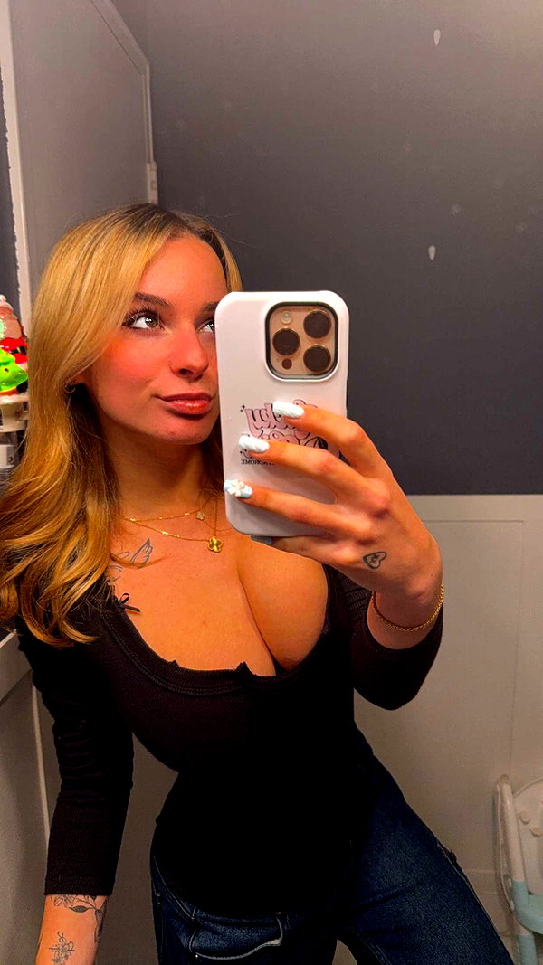 kaitlyn_krems snapchat image archive image