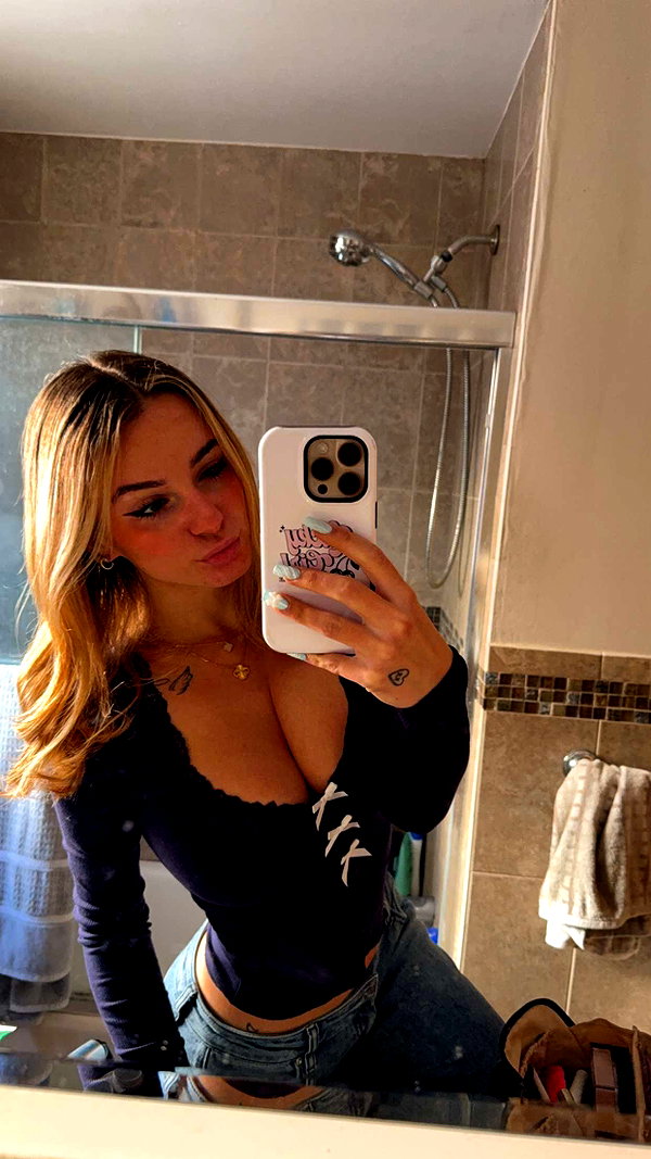 kaitlyn_krems snapchat image archive image