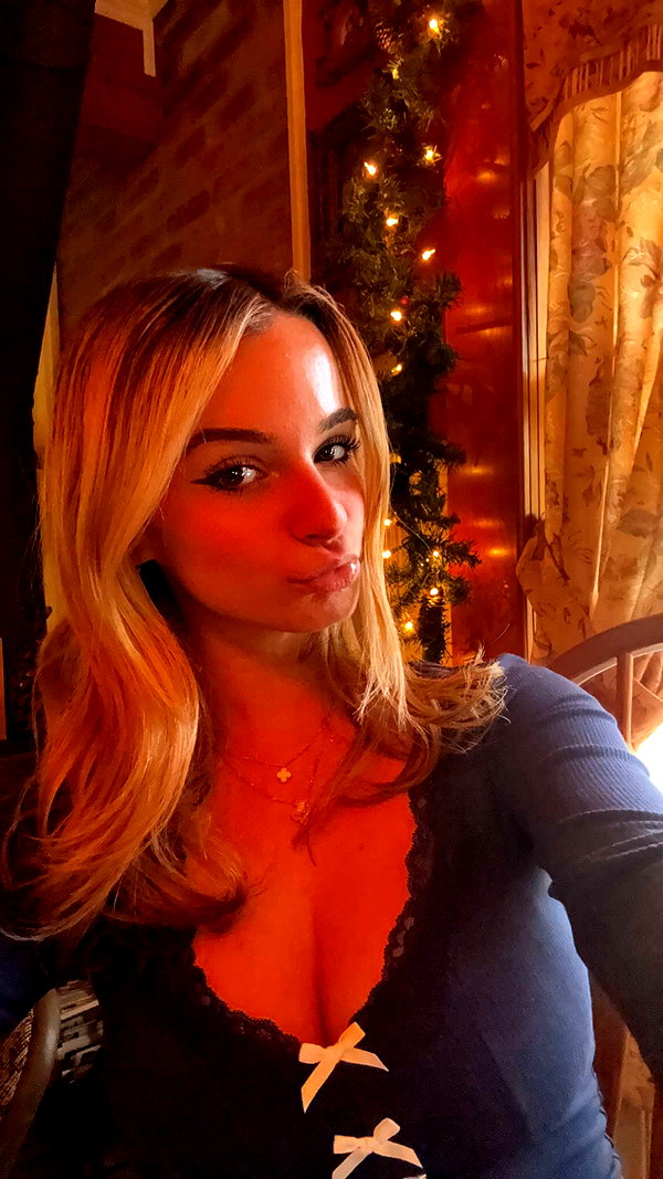 kaitlyn_krems snapchat image archive image