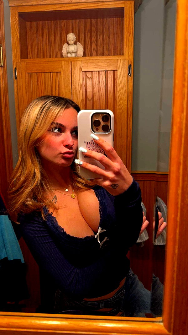 kaitlyn_krems snapchat image archive image