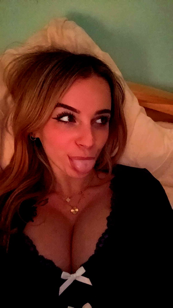 kaitlyn_krems snapchat image archive image