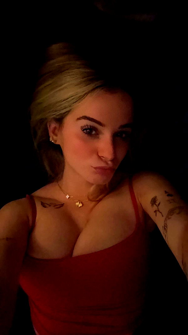 kaitlyn_krems snapchat image archive image