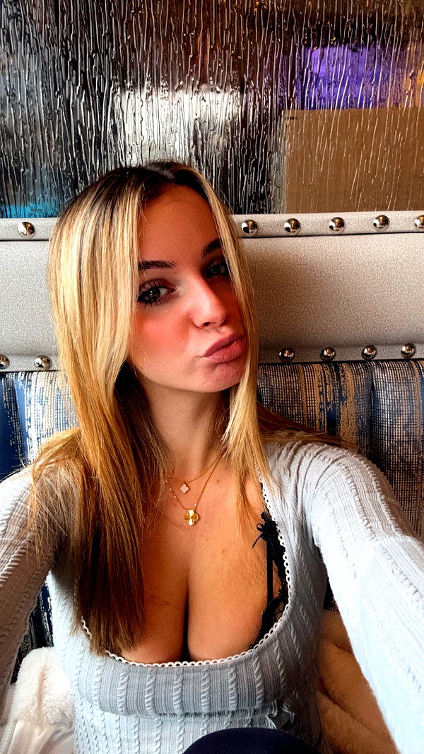 kaitlyn_krems snapchat image archive image