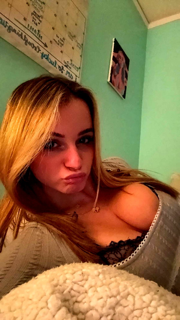 kaitlyn_krems snapchat image archive image