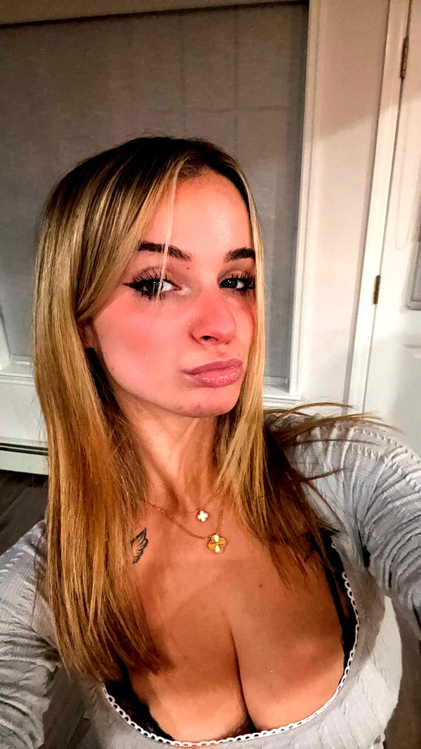 kaitlyn_krems snapchat image archive image