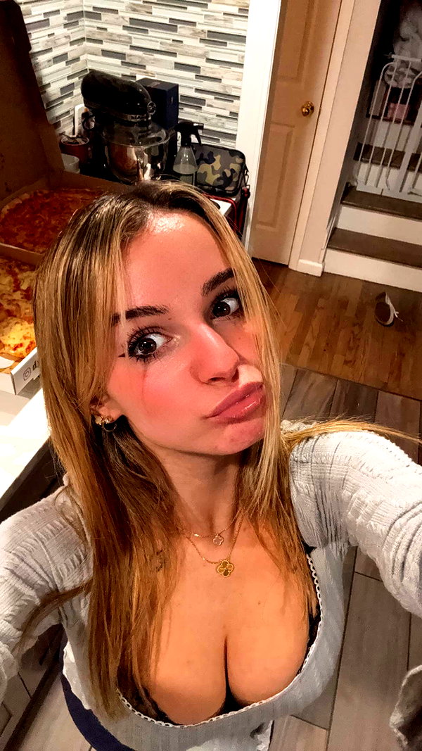 kaitlyn_krems snapchat image archive image