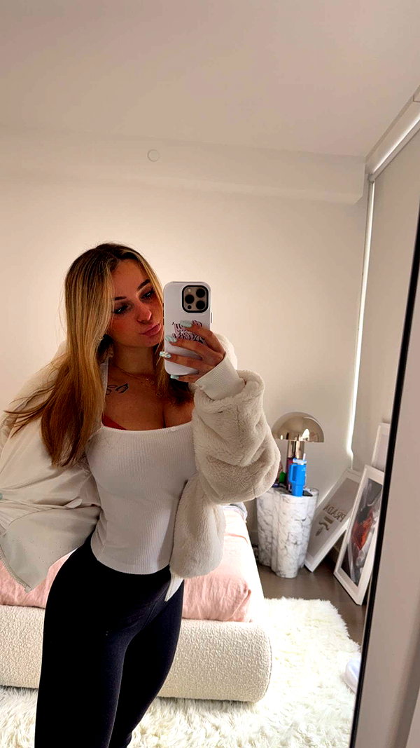kaitlyn_krems snapchat image archive image