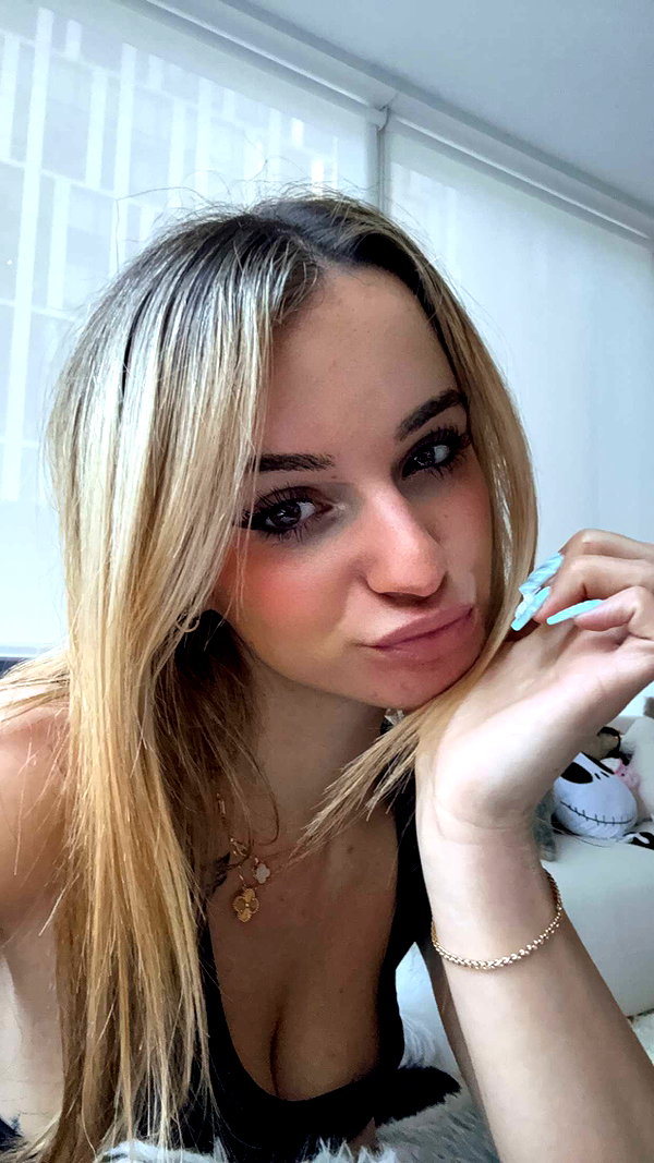 kaitlyn_krems snapchat image archive image