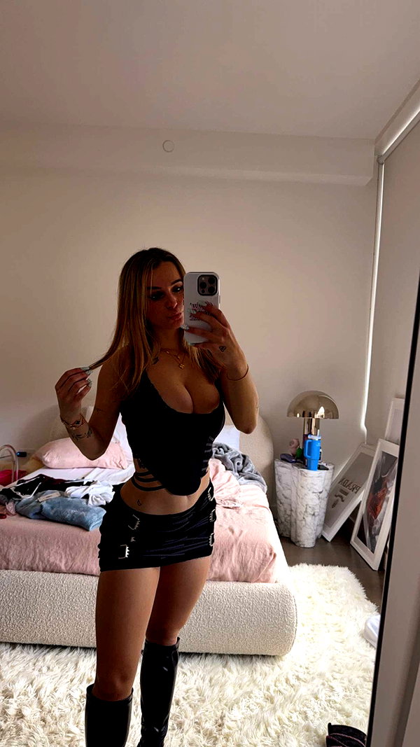 kaitlyn_krems snapchat image archive image