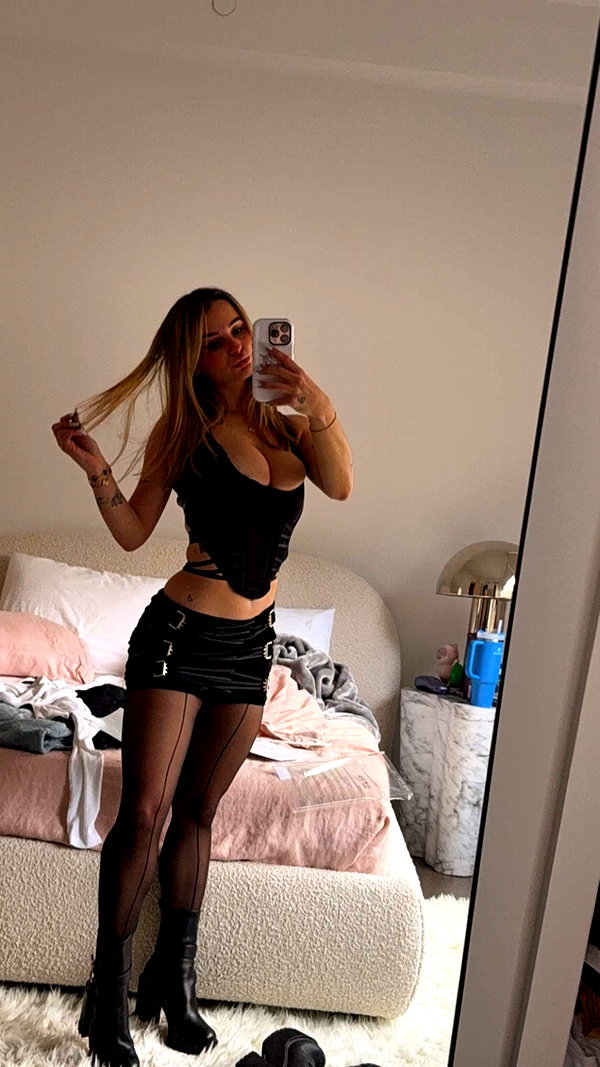 kaitlyn_krems snapchat image archive image