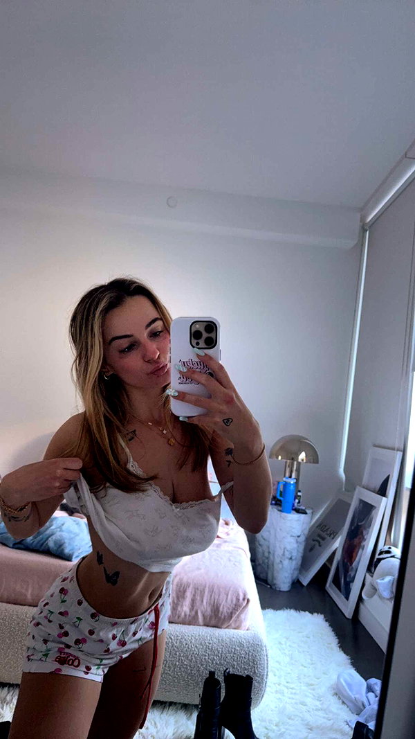 kaitlyn_krems snapchat image archive image