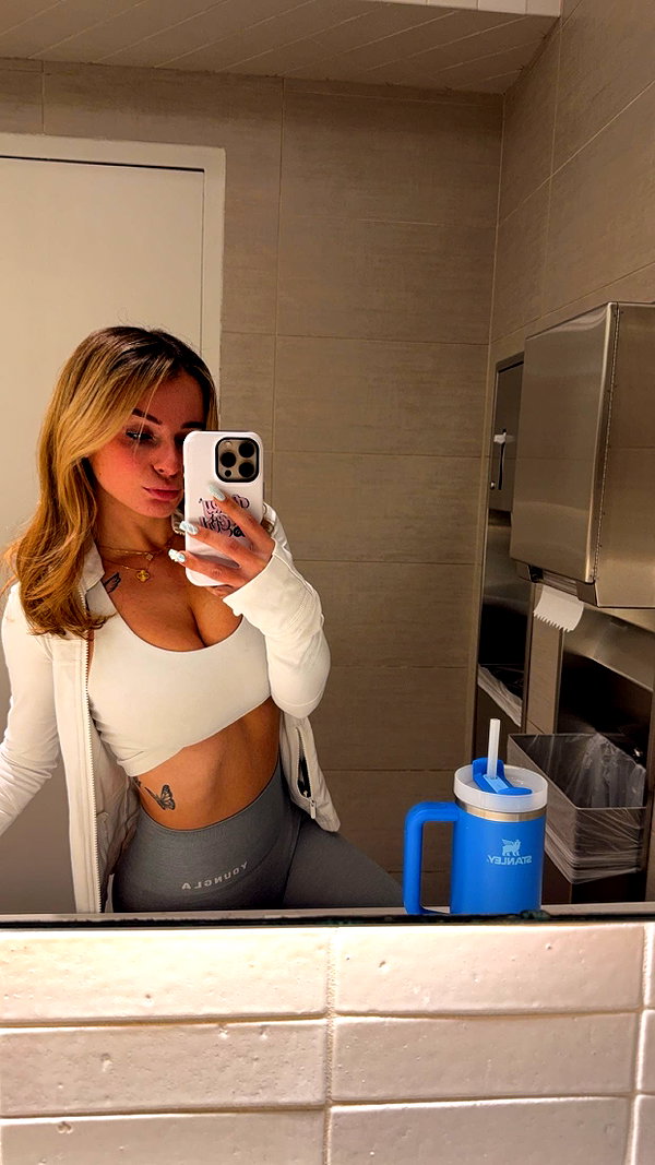 kaitlyn_krems snapchat image archive image
