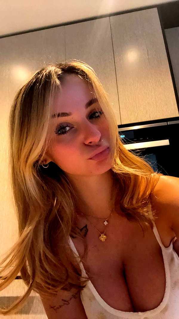 kaitlyn_krems snapchat image archive image