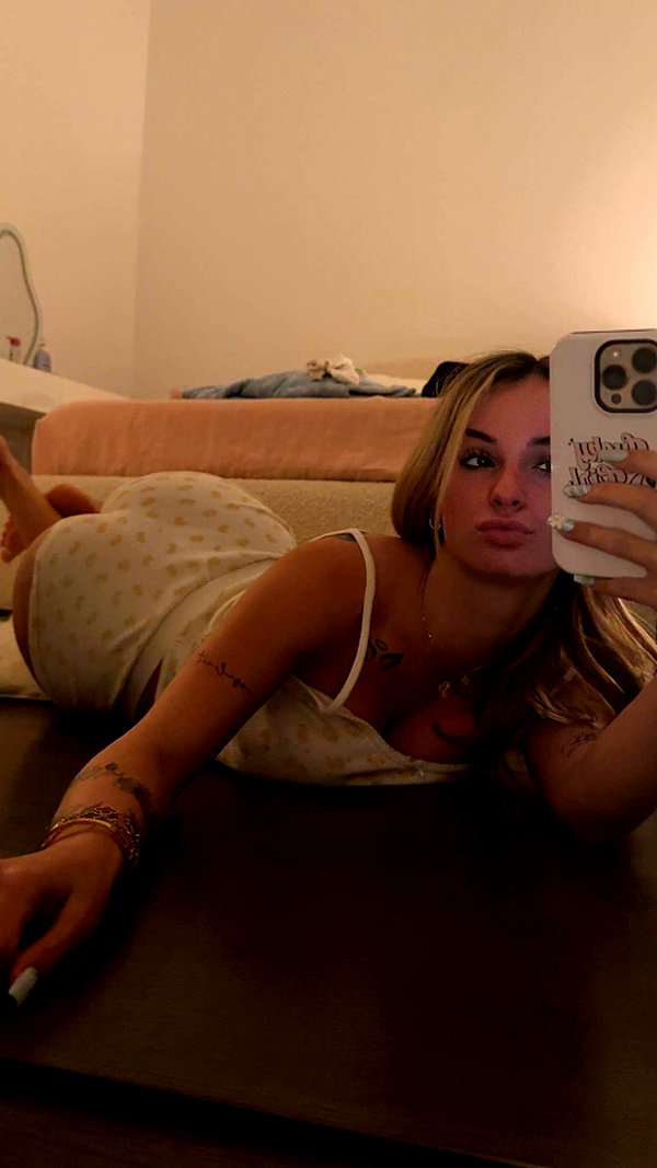 kaitlyn_krems snapchat image archive image