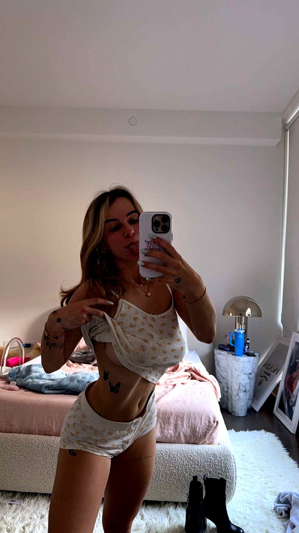 kaitlyn_krems snapchat image archive image