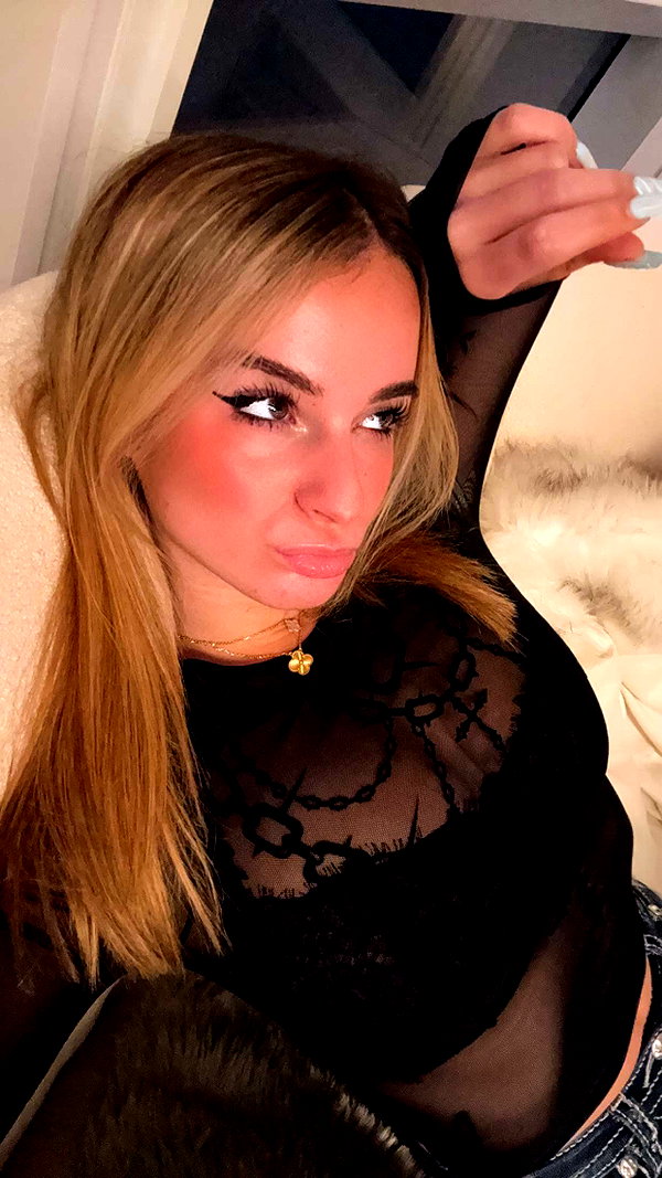 kaitlyn_krems snapchat image archive image