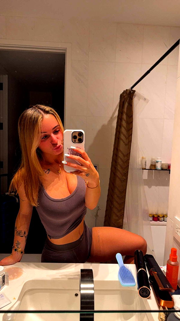 kaitlyn_krems snapchat image archive image