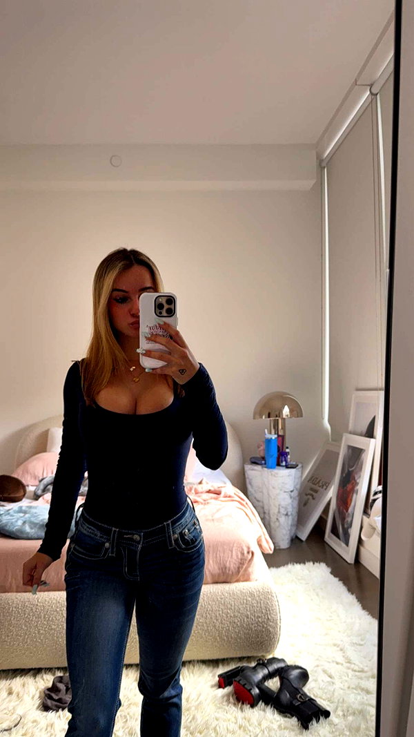 kaitlyn_krems snapchat image archive image