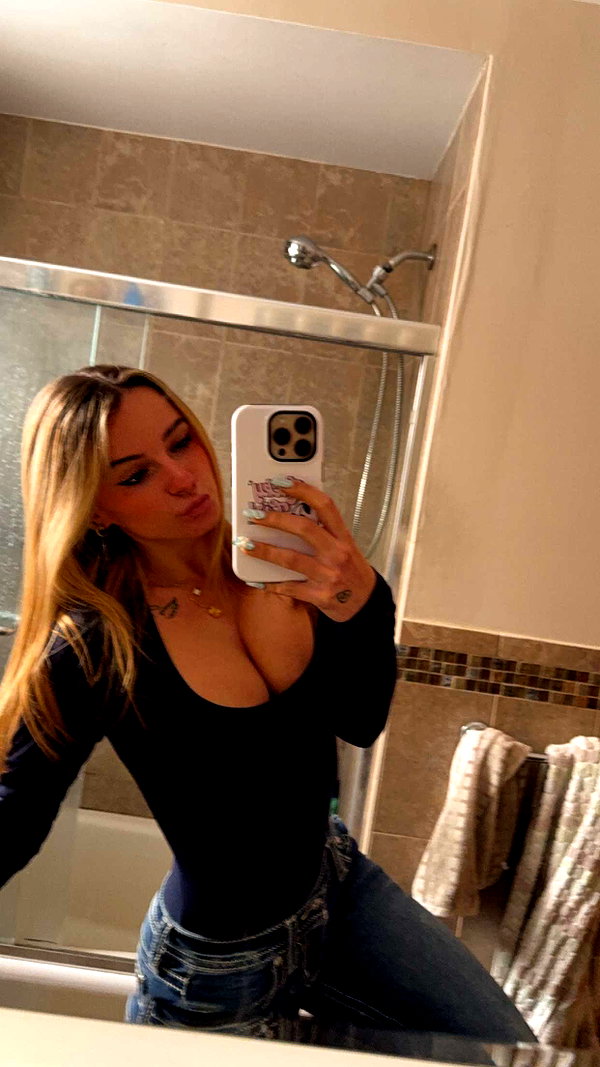 kaitlyn_krems snapchat image archive image