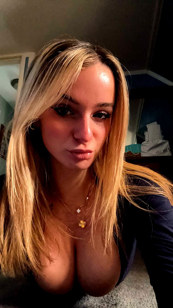 kaitlyn_krems snapchat image archive image