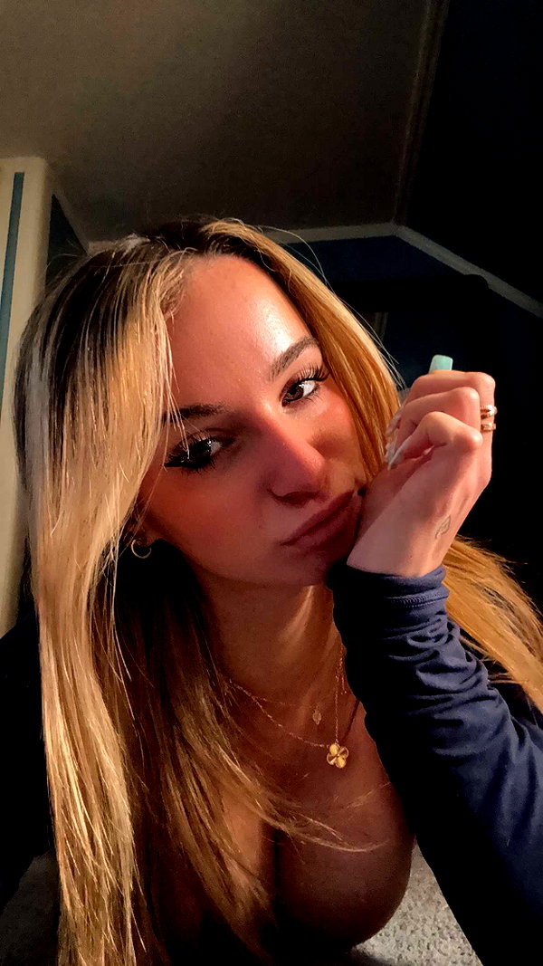 kaitlyn_krems snapchat image archive image
