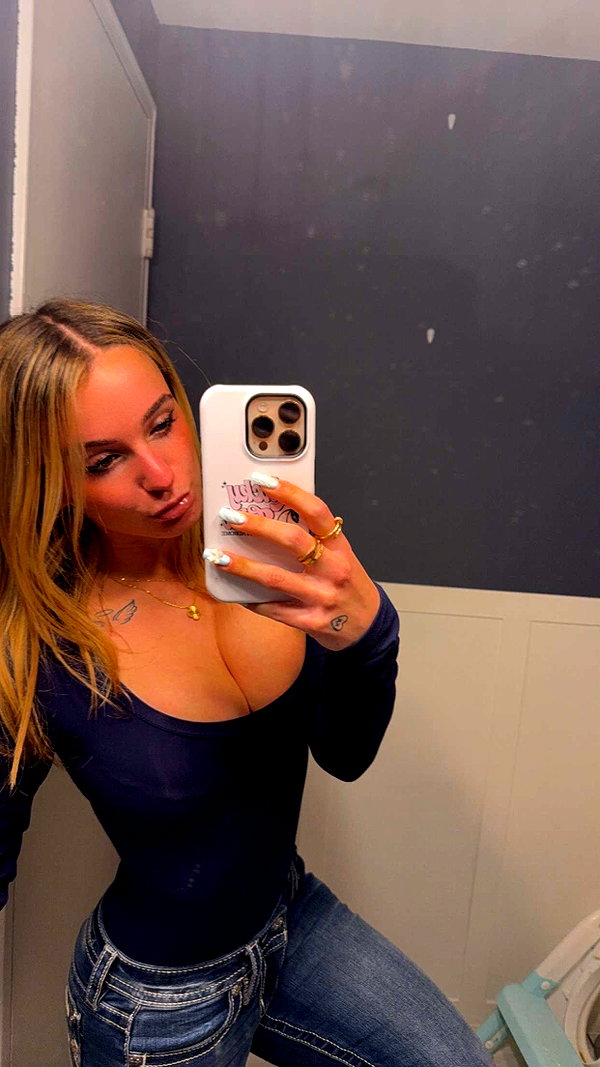 kaitlyn_krems snapchat image archive image