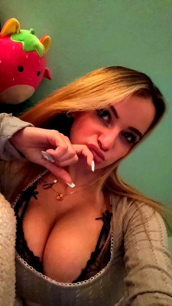 kaitlyn_krems snapchat image archive image