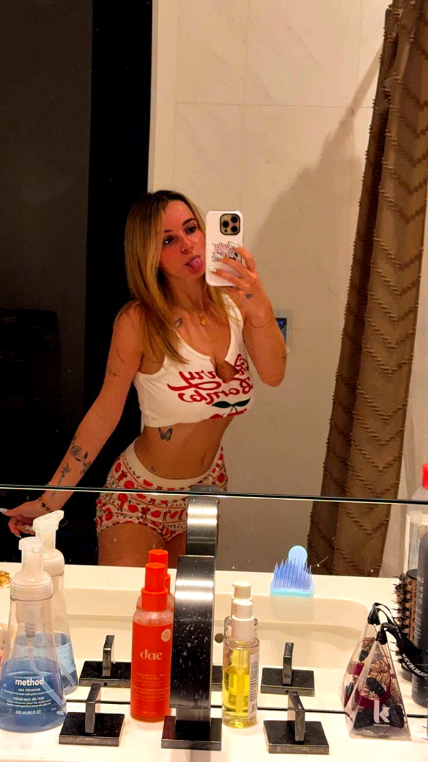 kaitlyn_krems snapchat image archive image