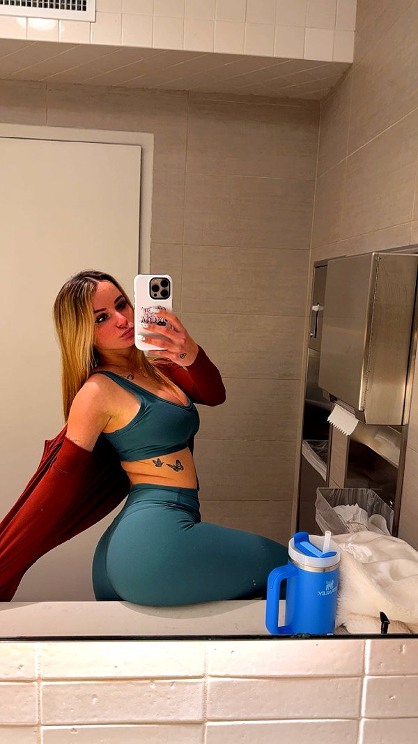 kaitlyn_krems snapchat image archive image