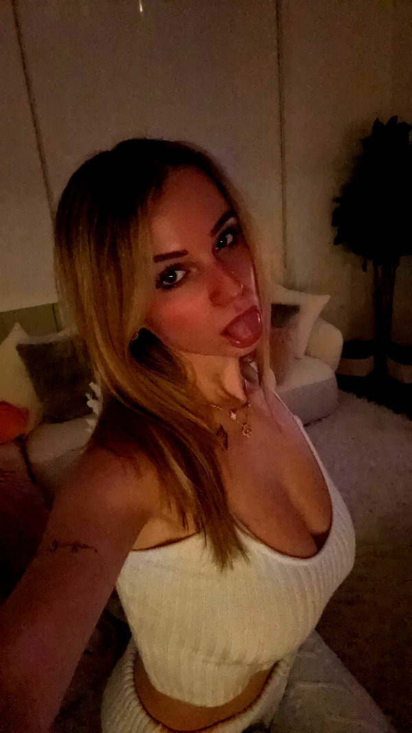 kaitlyn_krems snapchat image archive image