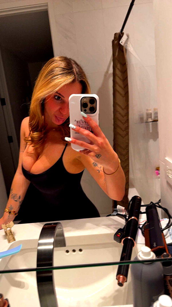 kaitlyn_krems snapchat image archive image