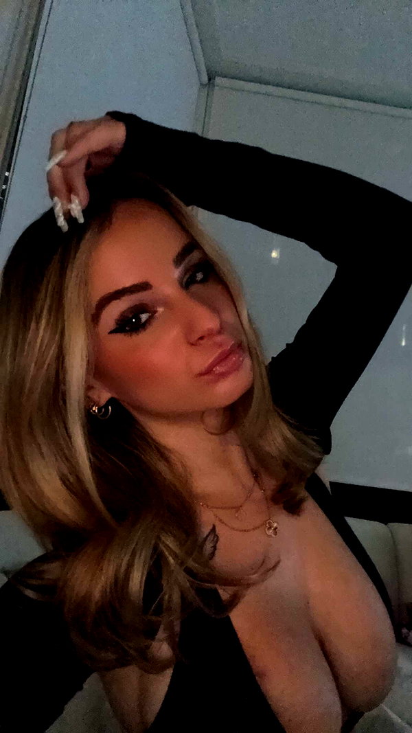 kaitlyn_krems snapchat image archive image