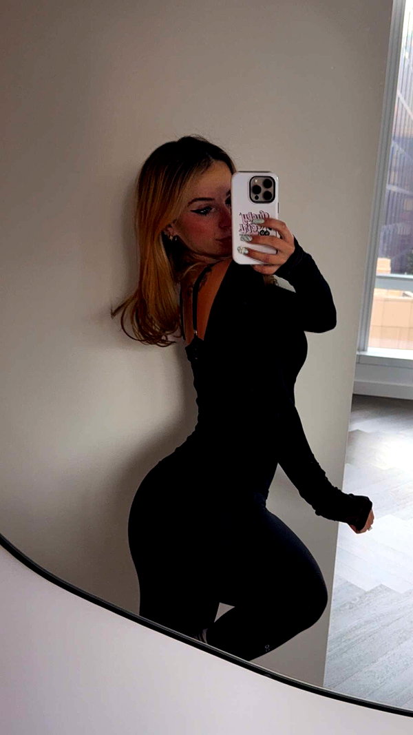 kaitlyn_krems snapchat image archive image