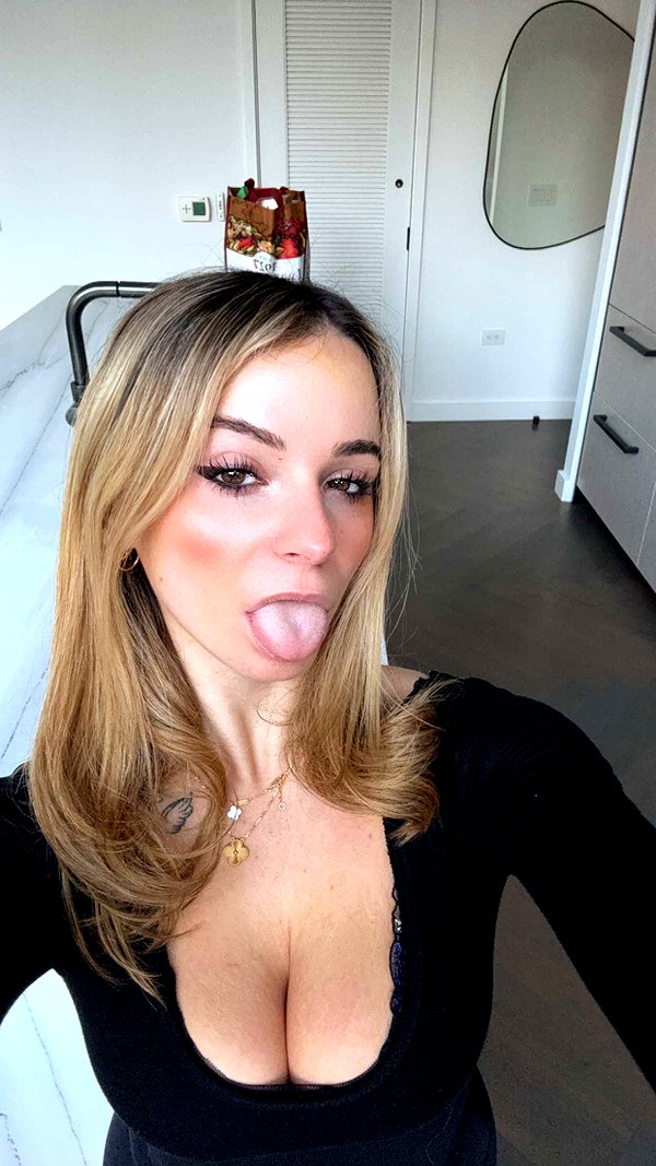 kaitlyn_krems snapchat image archive image
