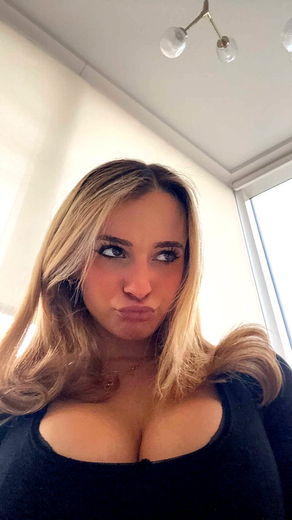 kaitlyn_krems snapchat image archive image