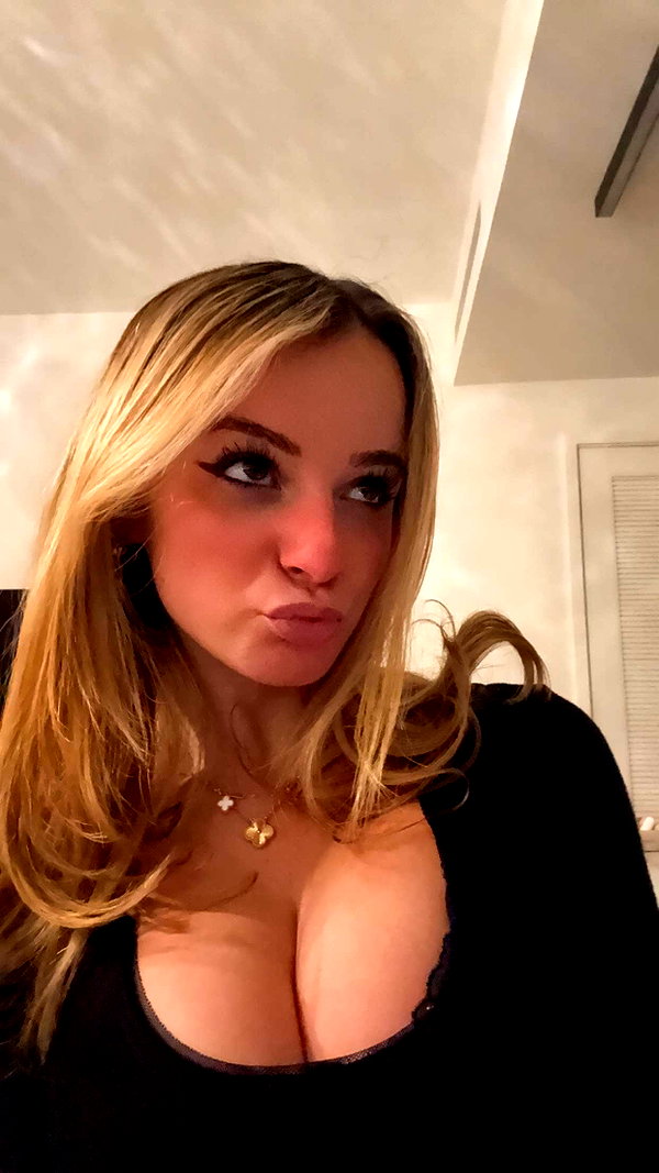 kaitlyn_krems snapchat image archive image