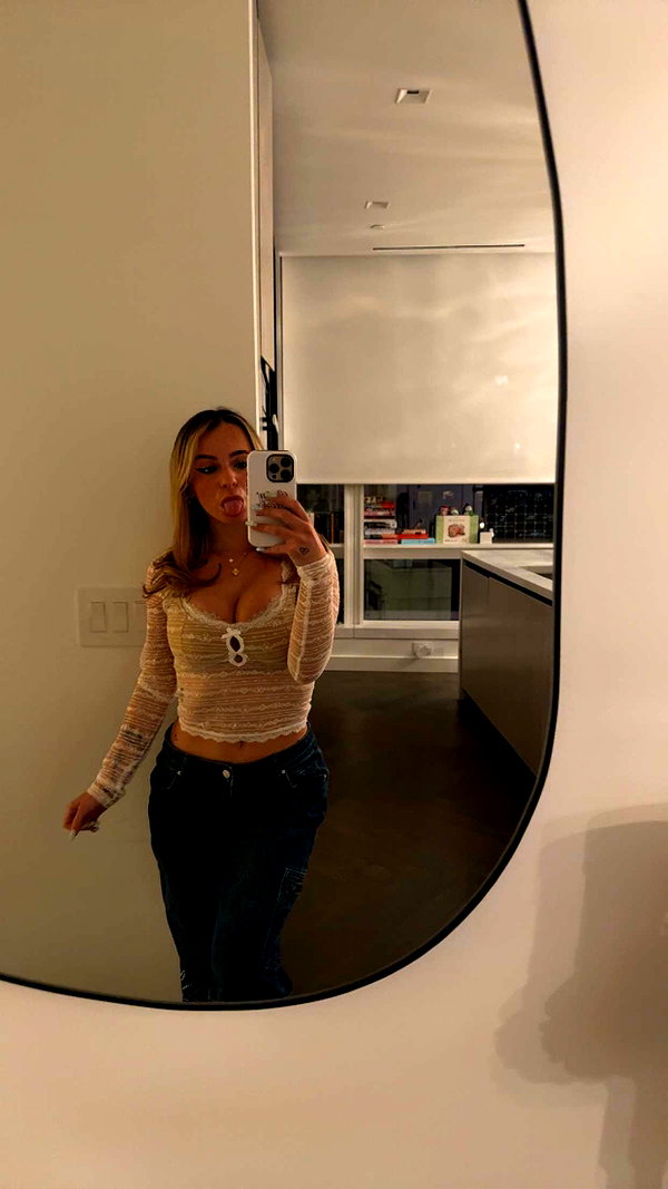 kaitlyn_krems snapchat image archive image