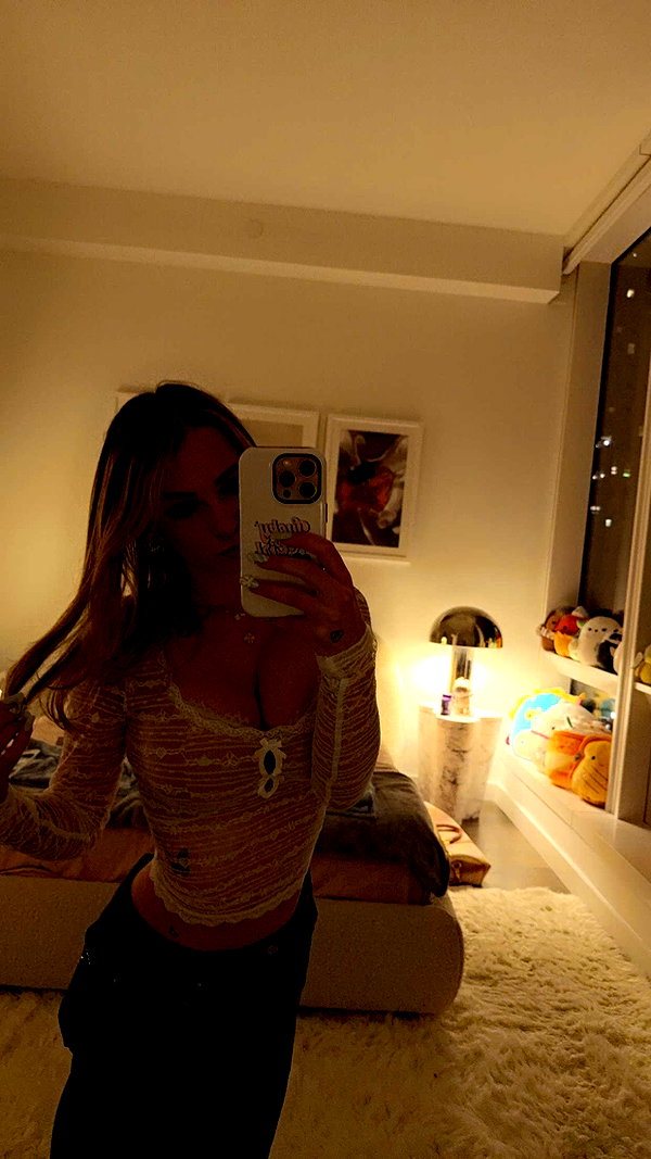 kaitlyn_krems snapchat image archive image