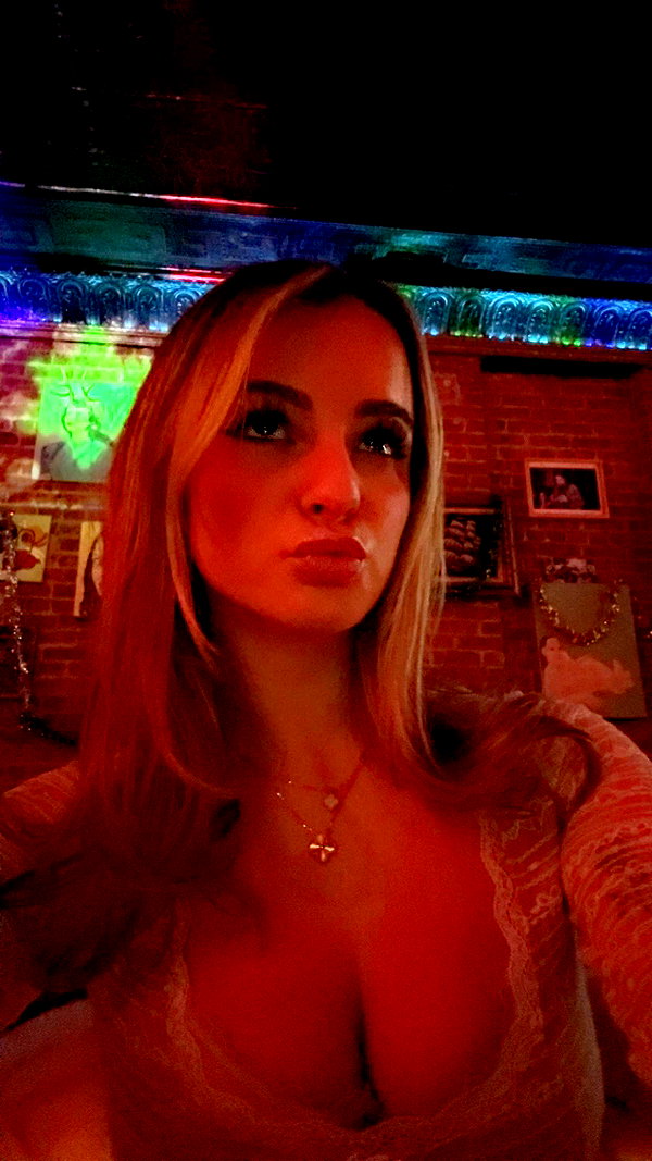 kaitlyn_krems snapchat image archive image