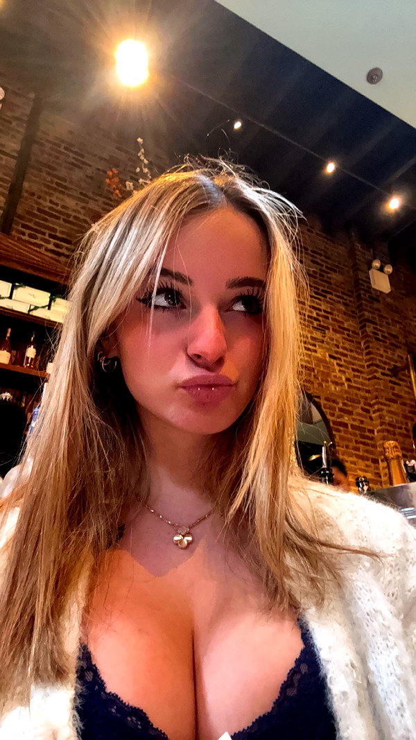 kaitlyn_krems snapchat image archive image