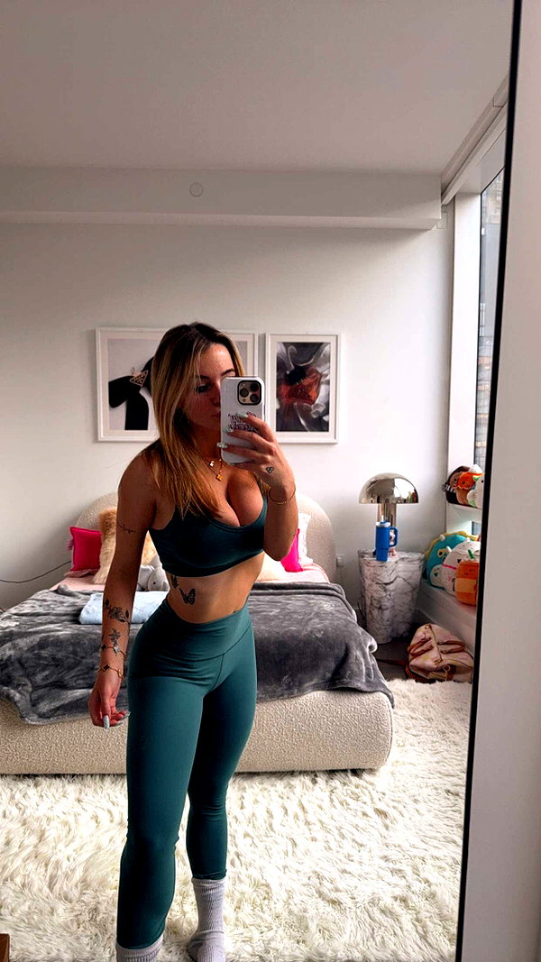 kaitlyn_krems snapchat image archive image