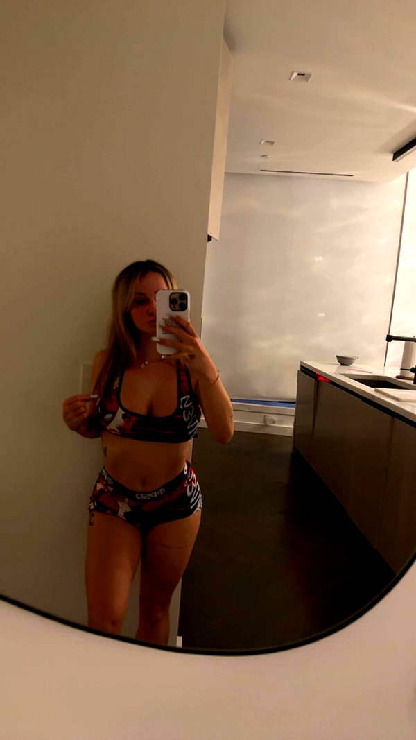 kaitlyn_krems snapchat image archive image