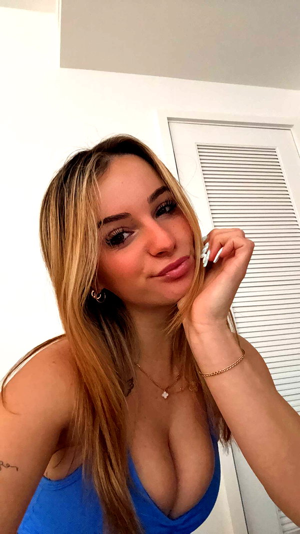 kaitlyn_krems snapchat image archive image