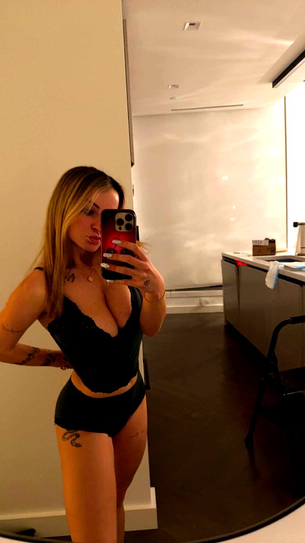 kaitlyn_krems snapchat image archive image