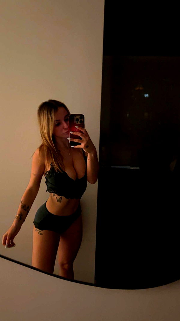 kaitlyn_krems snapchat image archive image
