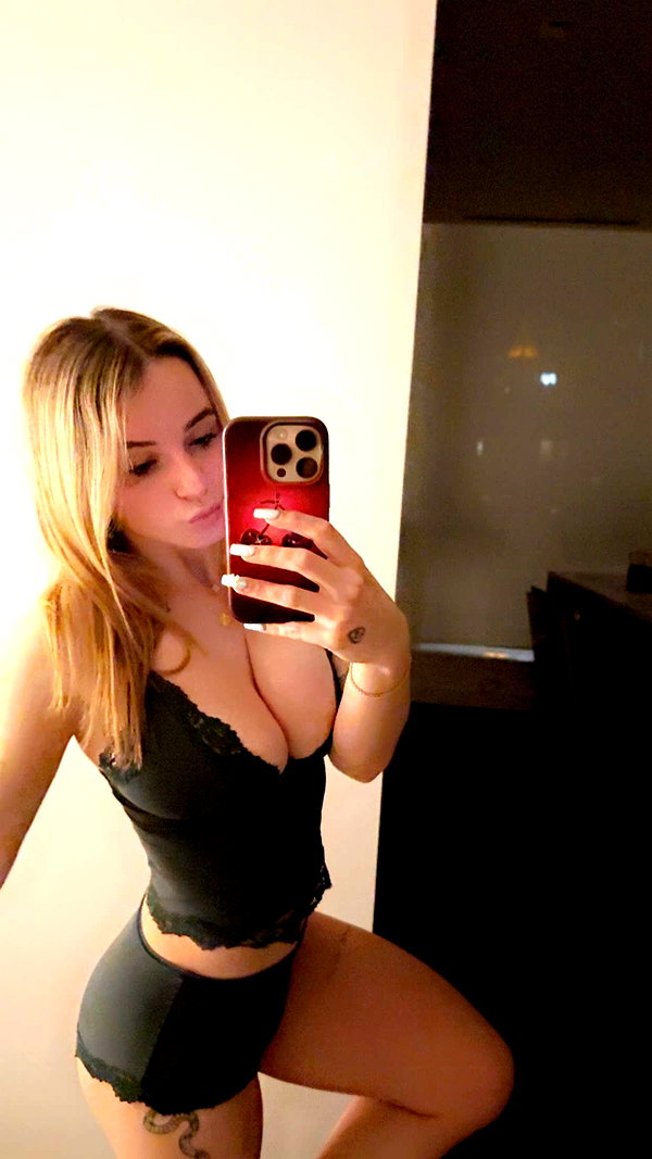 kaitlyn_krems snapchat image archive image