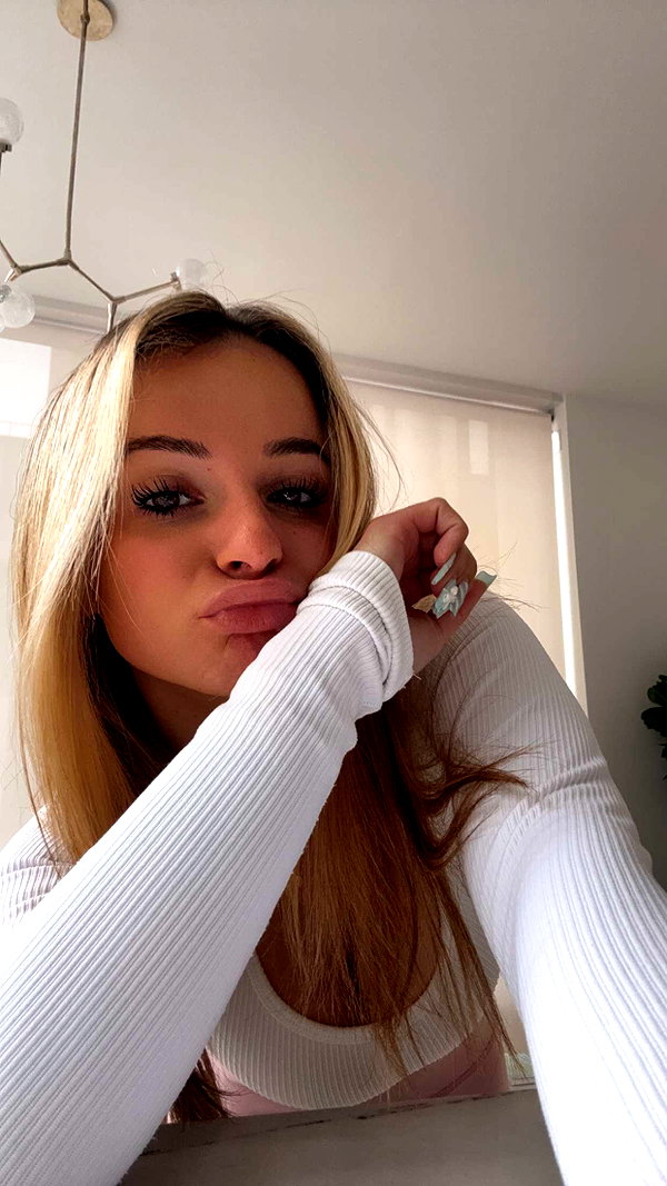 kaitlyn_krems snapchat image archive image