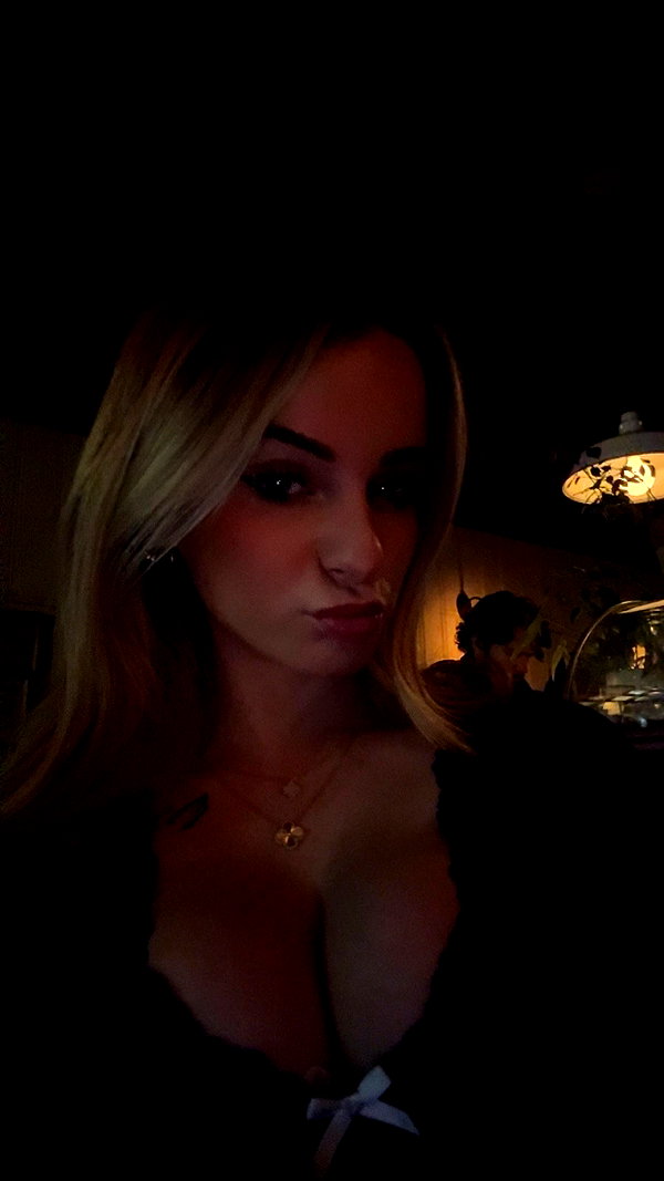 kaitlyn_krems snapchat image archive image
